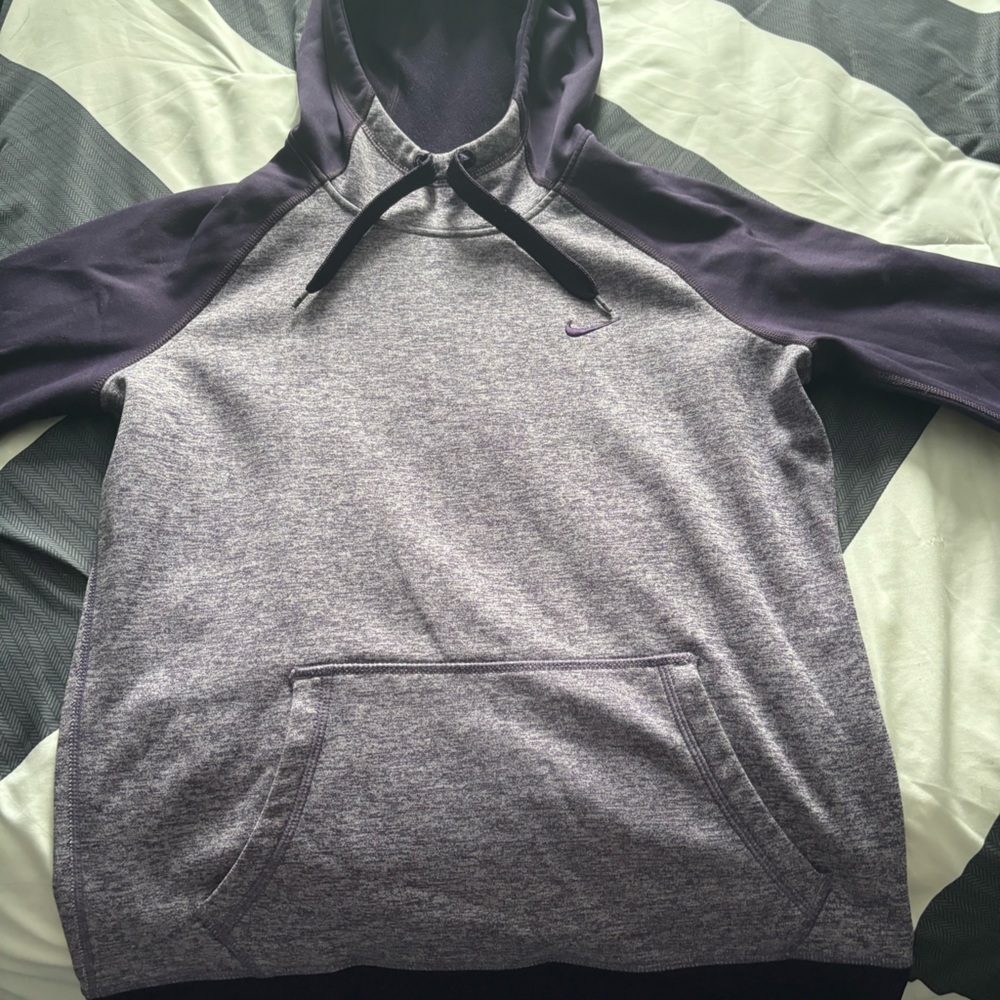 Nike hoodie. Size S